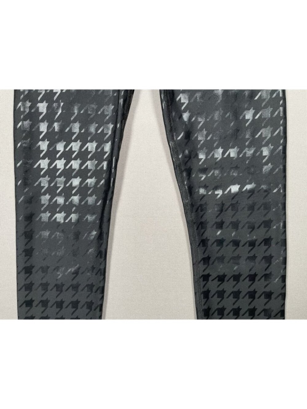 Peloton High Rise Black Shiny Houndstooth Foil Legging - Women Size Small - Picture 6 of 16
